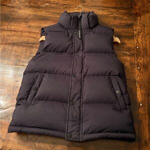 BLACK SUPPER PUFF VEST!